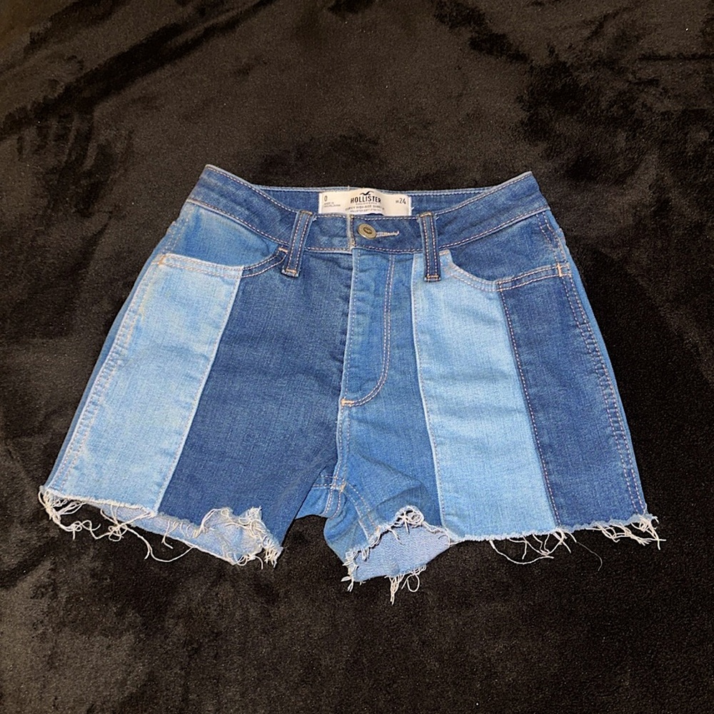 Hollister Curvy HighRise Shorts